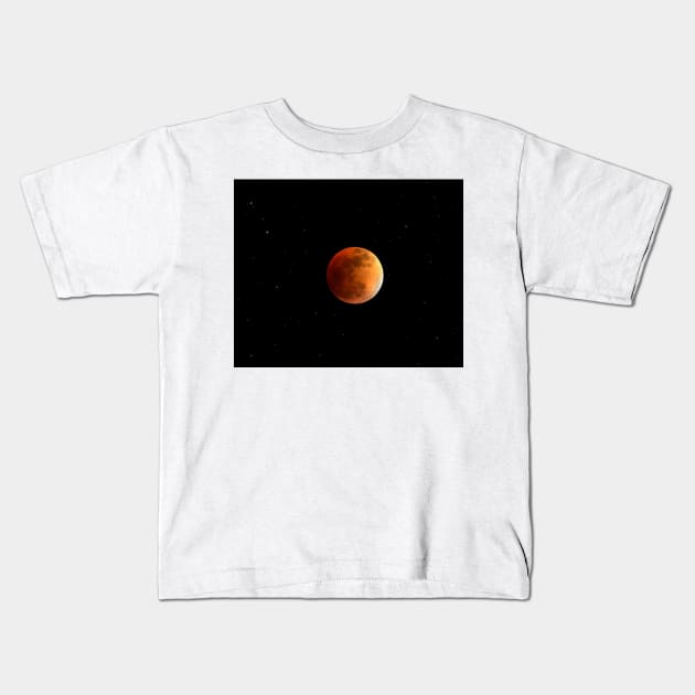 Total lunar eclipse (C028/7978) Kids T-Shirt by SciencePhoto